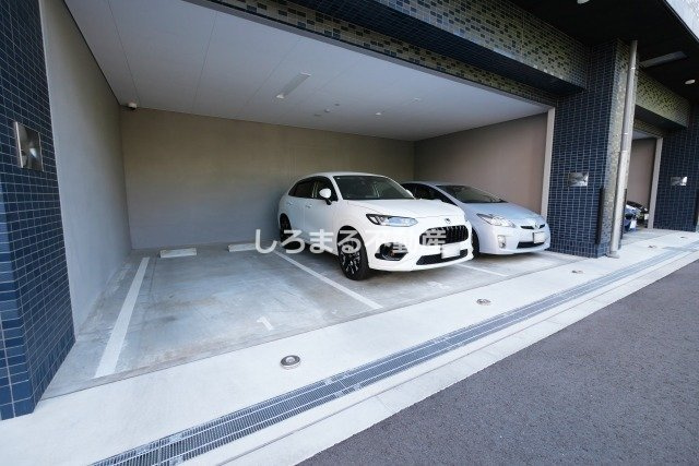 プレサンス四天王寺前夕陽ヶ丘　凛宮の駐車場