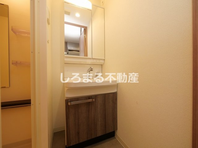 プレサンス四天王寺前夕陽ヶ丘　凛宮の洗面所