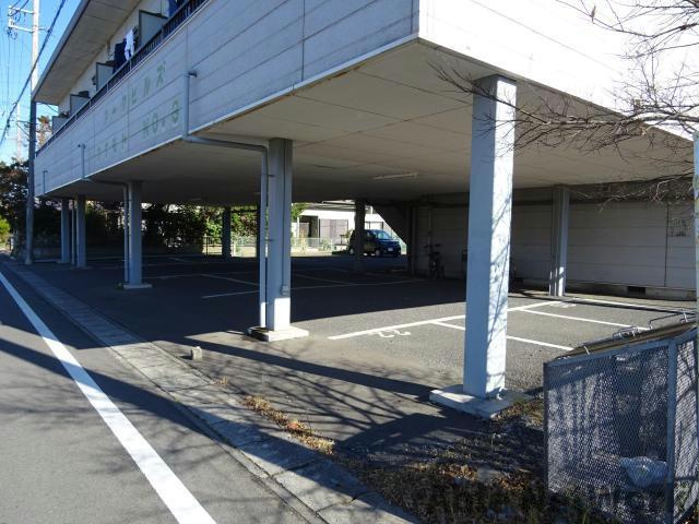 アークヒルズフクモトNO.3Bの駐車場|駐車場