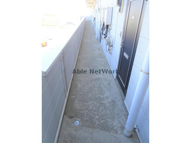 アークヒルズフクモトNO.3Bの駐車場