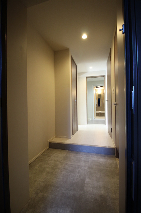 Ｓｈａｌｌｏｗ　Ｇａｒｄｅｎ　A棟の玄関