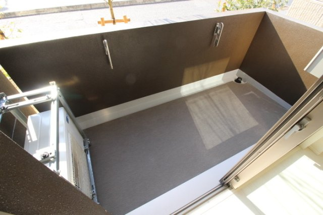 Ｓｈａｌｌｏｗ　Ｇａｒｄｅｎ　A棟のバルコニー