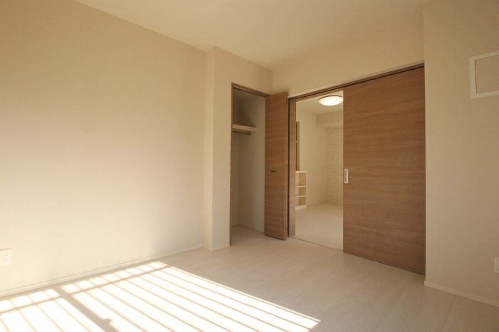 Ｓｈａｌｌｏｗ　Ｇａｒｄｅｎ　A棟の居間・リビング