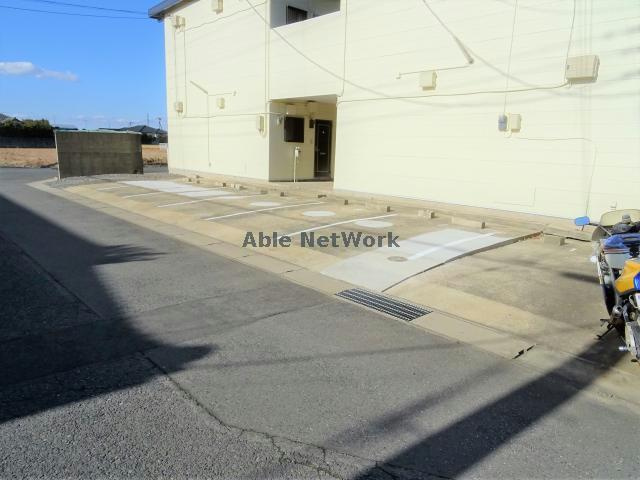 アークヒルズフクモトＮＯ．５Ａの駐車場|駐車場