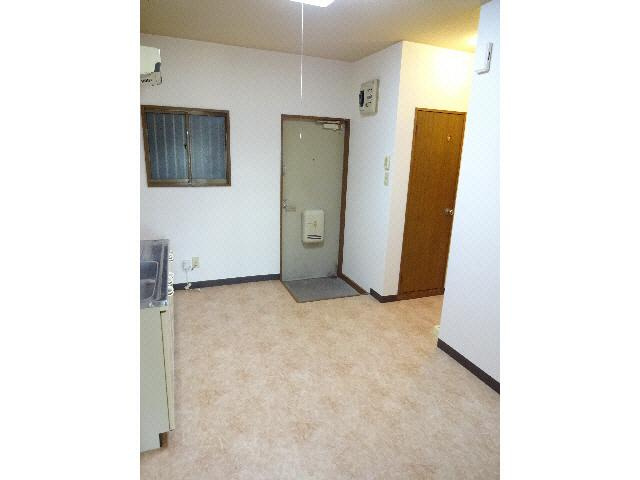 アークヒルズフクモトＮＯ．５Ａの居間・リビング