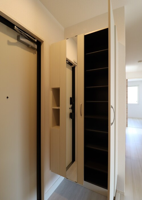 グランド　レジデンスの玄関