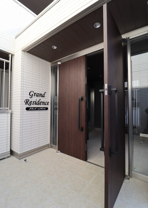 グランド　レジデンスのエントランス