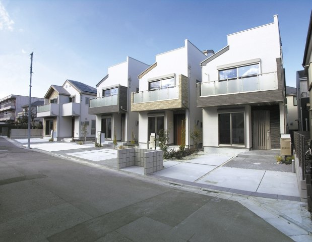 練馬区桜台4丁目 全6棟 F号棟の前面道路含む現地写真|南側約4.7ｍ～5.0ｍ公道に面する全6棟
日当り良好な立地に誕生しました
お気軽にお問い合わせください♪