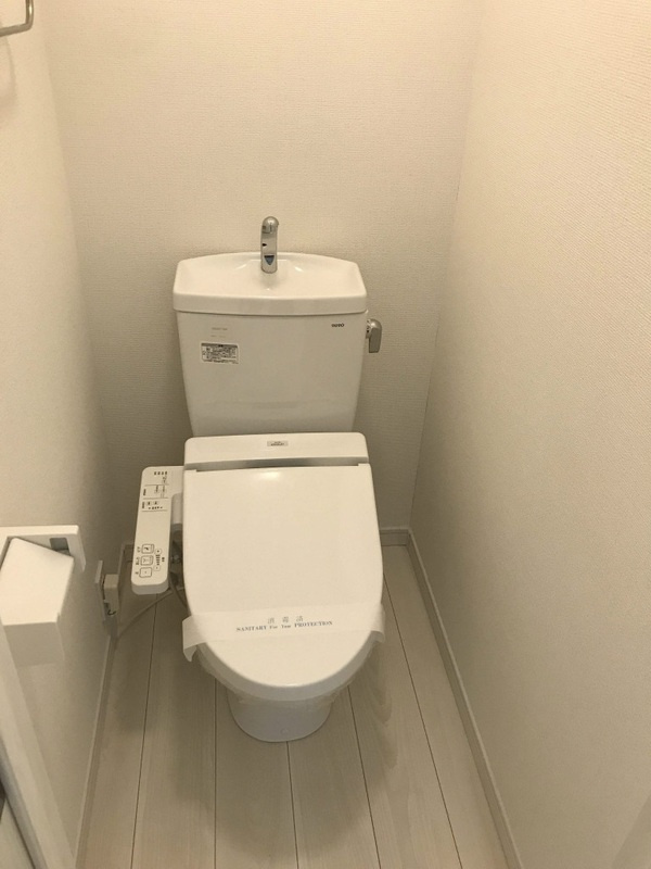 DTハウス神大寺のトイレ|※写真　203号室参考写真