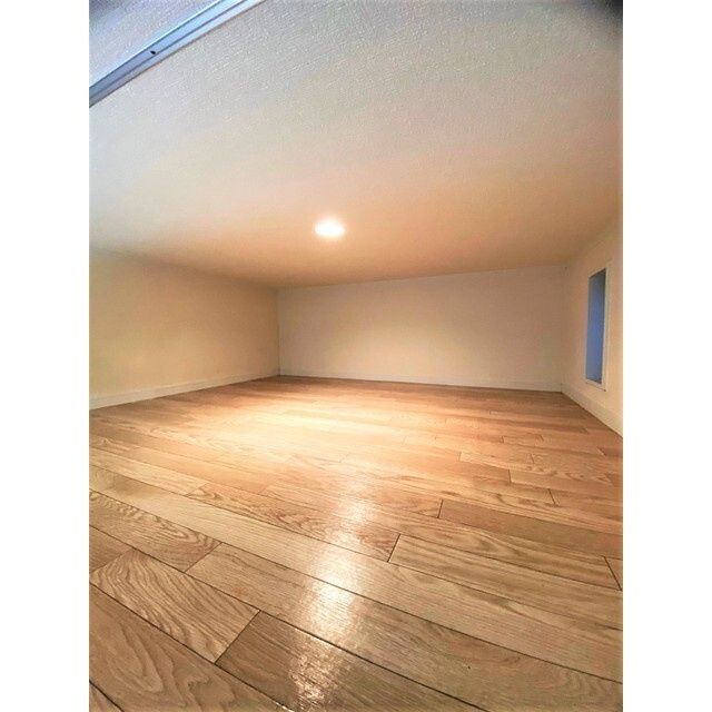 ＩＲＩＥ　ＦＬＯＯＲＳの内装