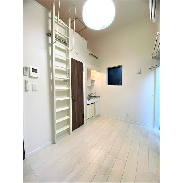 ＩＲＩＥ　ＦＬＯＯＲＳの内装