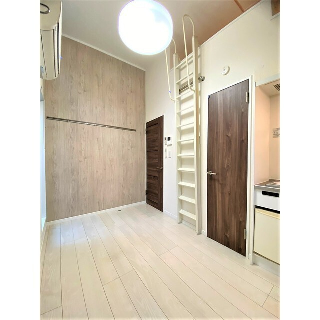 ＩＲＩＥ　ＦＬＯＯＲＳの内装