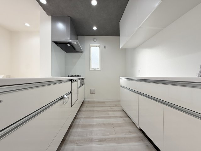 練馬区桜台4丁目 全6棟 D号棟のキッチン|人気の対面式キッチンには食洗機を標準装備です(D号棟)