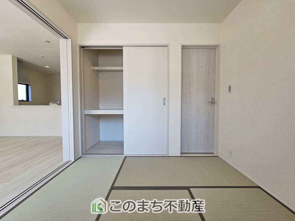 LiveleGarden.S第20栃木大平町西水代の和室|お子様のお昼寝にも便利な和室です。大きな窓から暖かな日差しが差し込みます♪