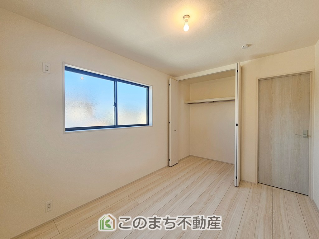 LiveleGarden.S第20栃木大平町西水代の洋室|洋室はお手入れのしやすいフローリング仕様です。普段はフロアモップなどを使って、簡単にお掃除していただけます◎