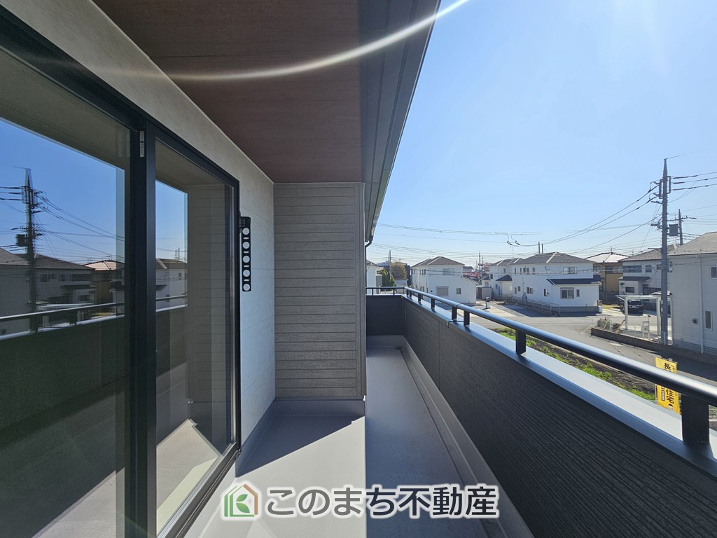 LiveleGarden.S第20栃木大平町西水代のバルコニー|南向きの大型バルコニーは陽当り良好で、たっぷりのお洗濯物もよく乾きます！
さらにインナーバルコニーなので雨の日でも安心してお出かけできますね♪