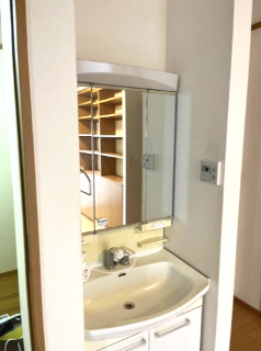 川口市弥平１丁目の洗面所|脱衣スペースもあります