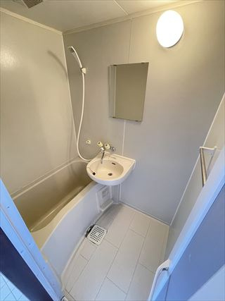 セキネハイツの浴室|落ち着いた空間のお風呂です