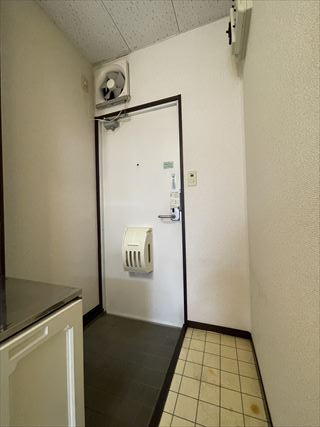 セキネハイツの玄関|収納もある玄関です