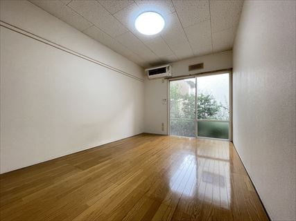 セキネハイツの居間・リビング|ゆったりとしたリビングです