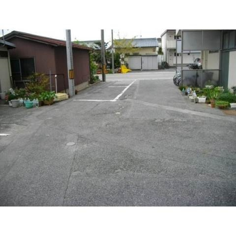 ＫＦビルの駐車場