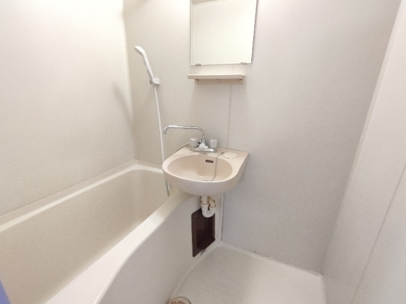 ＫＦビルの浴室