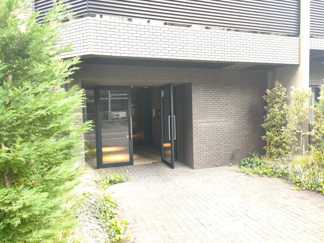 SHOKEN Residence新小岩のエントランス