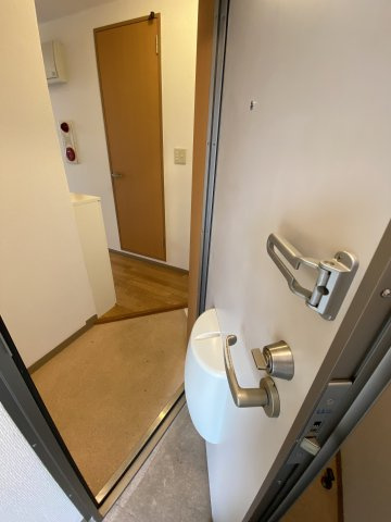 桶川駅前プラザの玄関|落ち着いた玄関です