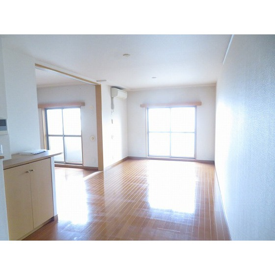 ロイヤルヒルズ浦和の居間・リビング|リビング