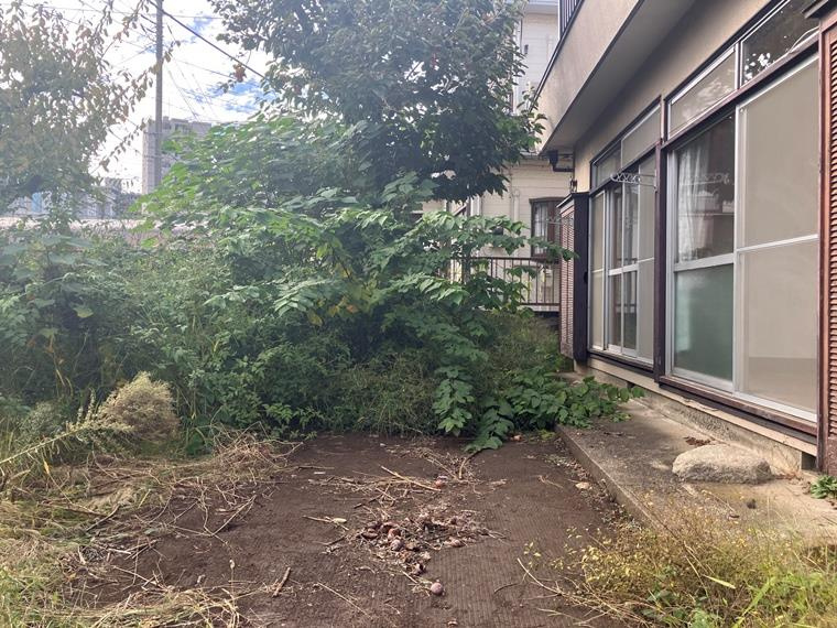 元町戸建の庭|たまにはお庭で休日を過ごしてみるのもよいかもしれません