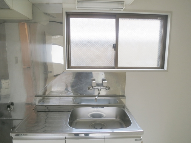 サンリーザのキッチン|キッチンに窓があるので匂いもこもりませんね☆