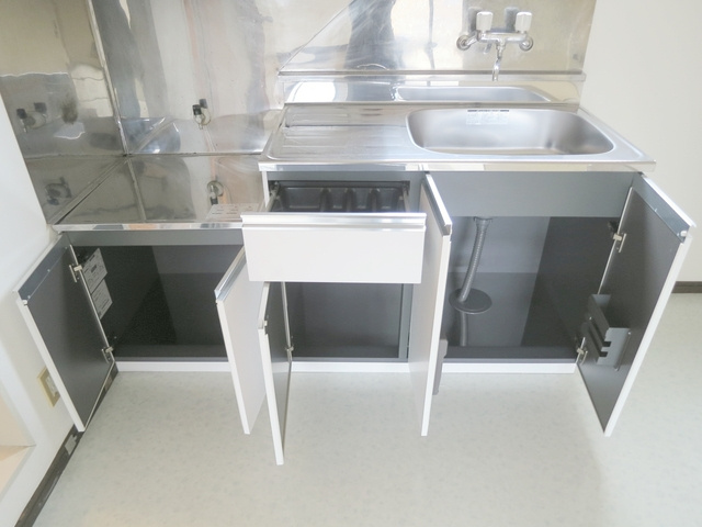 サンリーザの収納|キッチン下の沢山入る収納が便利です☆