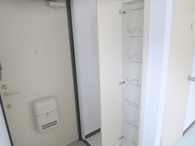 サンリーザの玄関|玄関にお洒落なシューズボックスがあり、片付きます☆