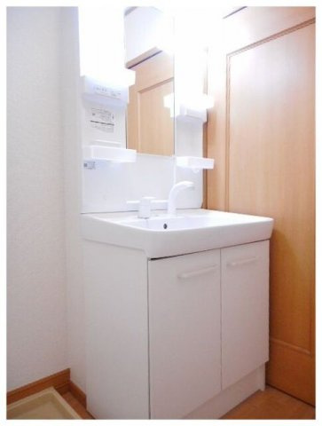 メゾン・ユーケイＡの洗面所