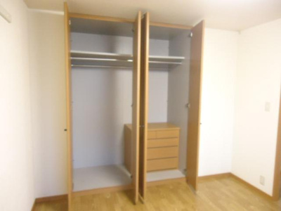 【収納】 | セピアガーデン | 洋室クローゼット