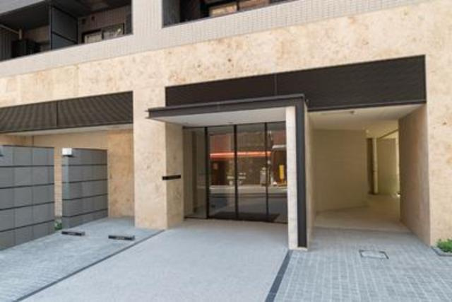 ＴＨＥ　ＡＸＩＳ　ＫＯＪＩＭＡＣＨＩのエントランス