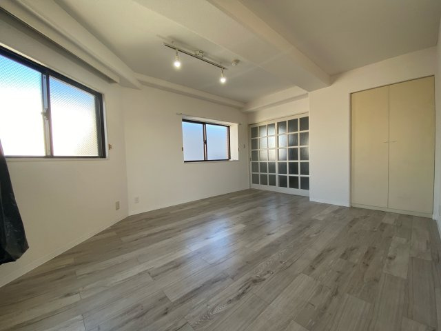 パインヒルガーデンの居間・リビング|ゆったりとしたリビングです