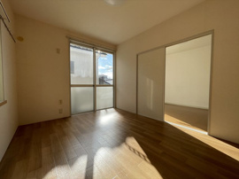 使い勝手のいい寝室です