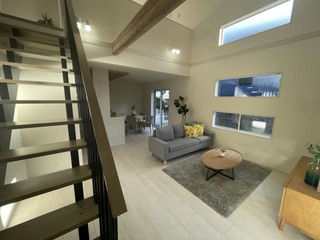 【居間・リビング】の画像