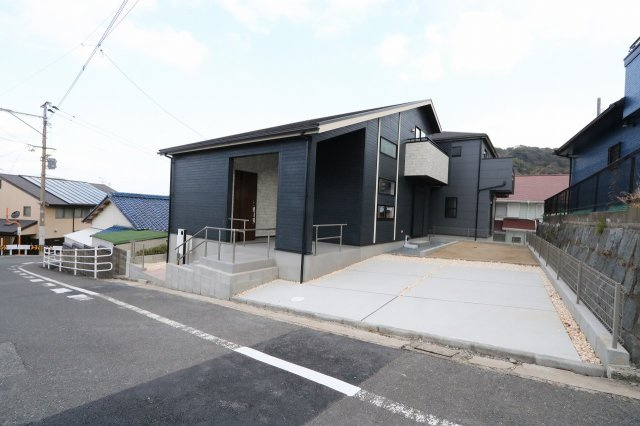 【前面道路含む現地写真】の画像