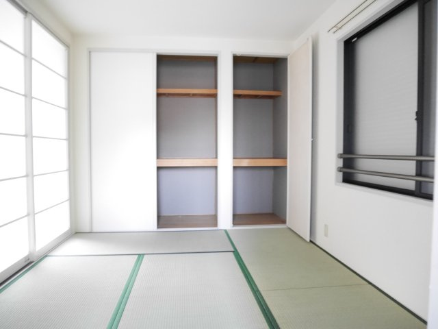 ハイツハーモニー　Ｂの和室