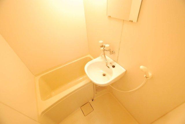 コンパクトで使いやすいお風呂です