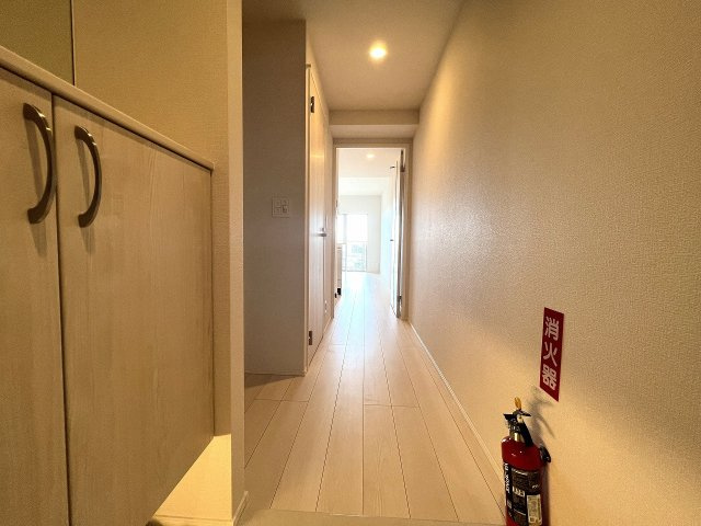 ワイズエステムコート北谷伊平ウェストの玄関|ワイズエステムコート北谷伊平ウェスト｜海が見えるマンション｜アイランドリゾート沖縄