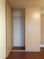 内装は落ち着いています