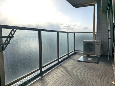  | ■新規専任物件■シークレア茨木桜通り | ■ワイドバルコニー■南北両面バルコニー■このお部屋は上階がありません
バルコニーにトップライトがありますので明るい