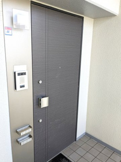 【玄関】 | ■新規専任物件■シークレア茨木桜通り | ■プライバシーを高めた門扉付きポーチ