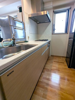  | ■新規専任物件■シークレア茨木桜通り | ■対面カウンターシステムキッチン■キッチンに窓があります