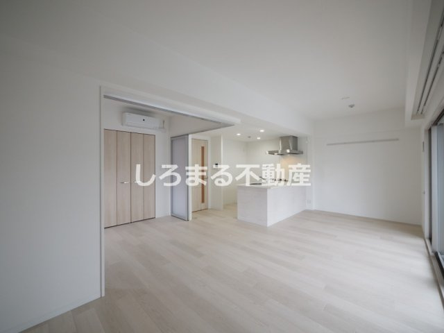 グランヴィラッセ北梅田の居間・リビング