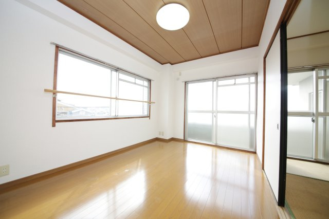 ホワイトシティ東新の居間・リビング