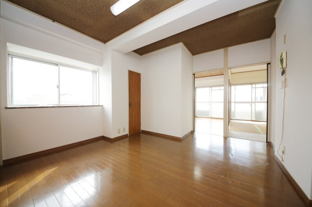 ホワイトシティ東新の居間・リビング